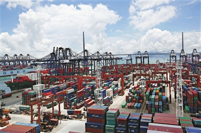 梁振英:香港须大力发展航运经济-航运界