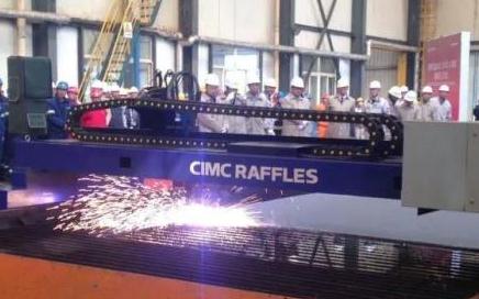 中集来福士开建国内首个移动式试采平台-