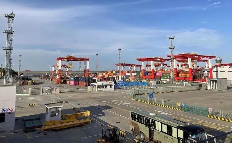 乘車跨東海 來(lái)看世界港口的“珠穆朗瑪峰”!
-上海雙清包稅