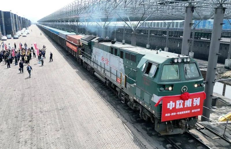 中国铁路西安局团体有限公司不中断加大中欧班列开行力度
-国际快递FEDEX